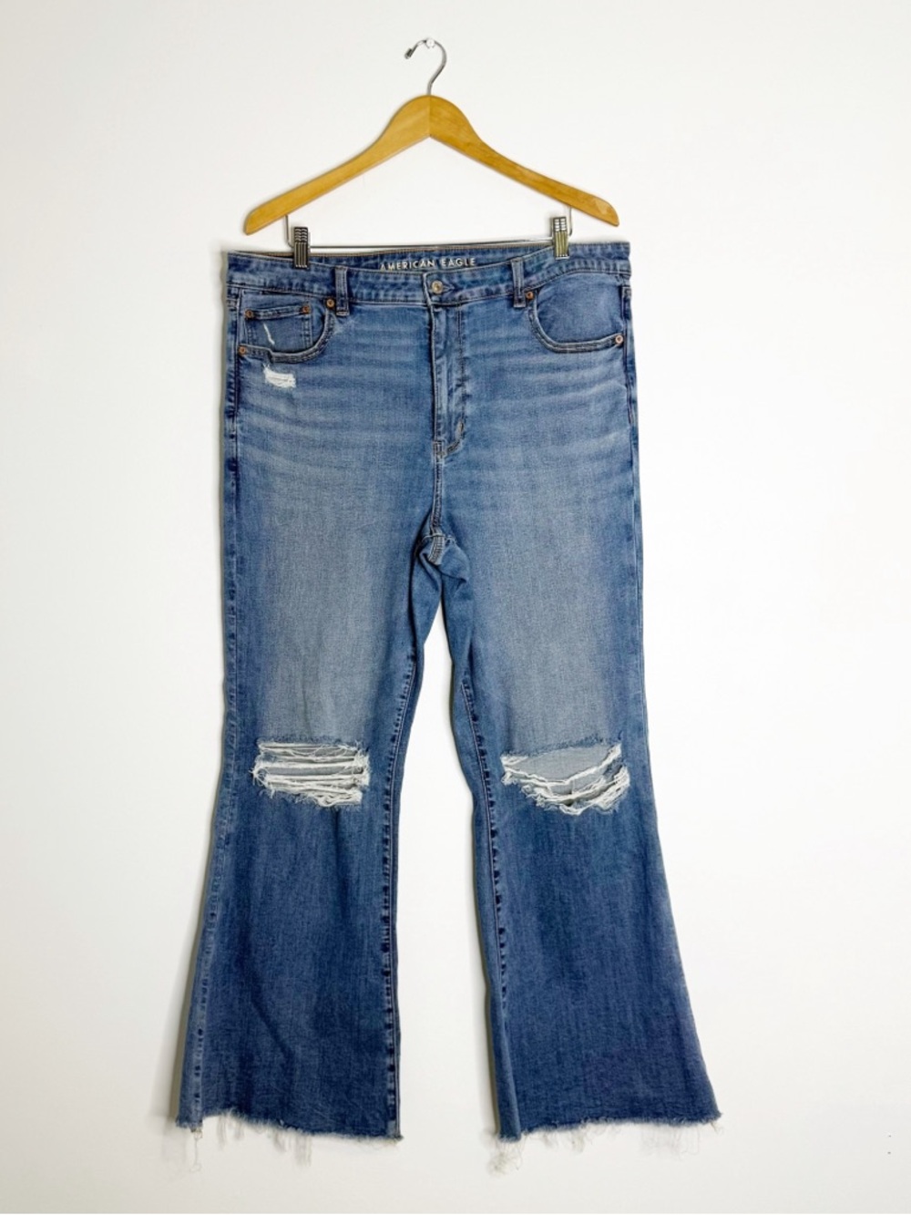 American Eagle Super High-Rise Flare Jeans Size 18 Distressed Next Level Stretch - Picture 8 of 9